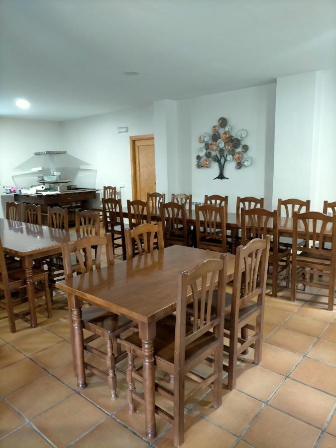 Albergue Santa Barbara Aliaga Exterior photo